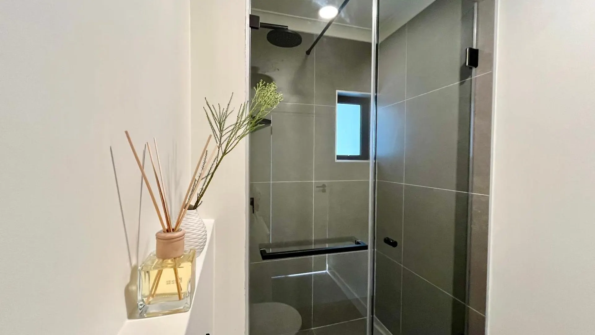 Stylish 1-Full Bedroom Apartment With A Separate Living Room, Workspace And Kitchen Close To The Beach And V&A In Cape Town South Africa