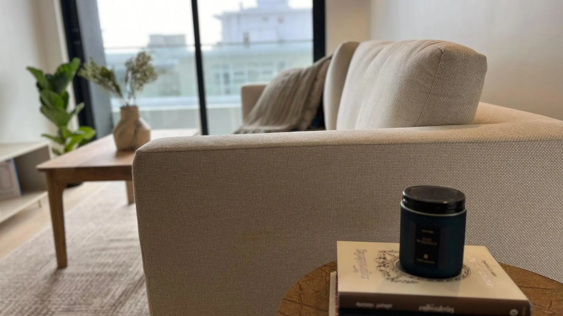 Stylish 1-Full Bedroom Apartment With A Separate Living Room, Workspace And Kitchen Close To The Beach And V&A In Cape Town