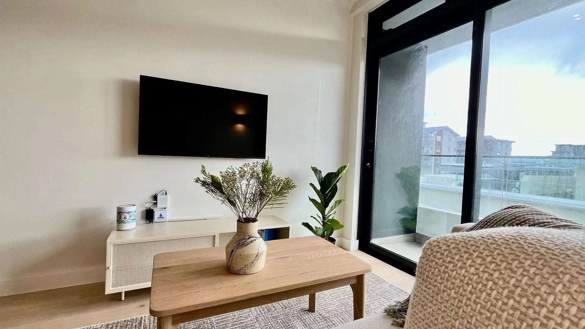 Stylish 1-Full Bedroom Apartment With A Separate Living Room, Workspace And Kitchen Close To The Beach And V&A In Cape Town