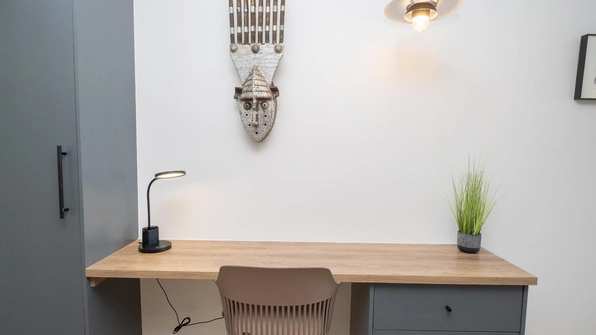 Stylish 1-Full Bedroom Apartment With A Separate Living Room, Workspace And Kitchen Close To The Beach And V&A In Cape Town
