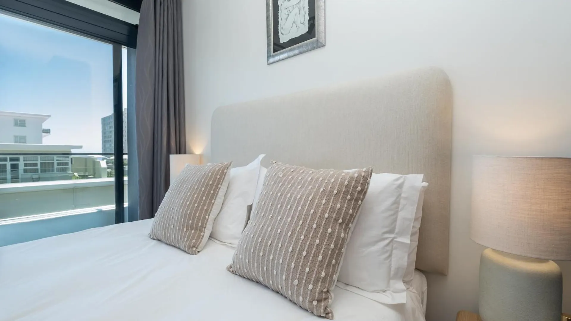 Stylish 1-Full Bedroom Apartment With A Separate Living Room, Workspace And Kitchen Close To The Beach And V&A In Cape Town
