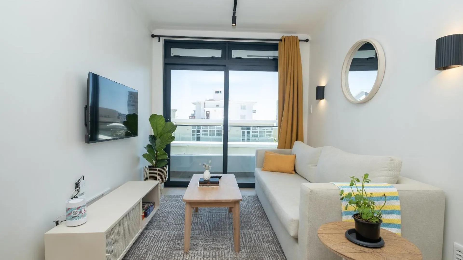 Stylish 1-Full Bedroom Apartment With A Separate Living Room, Workspace And Kitchen Close To The Beach And V&A In Cape Town