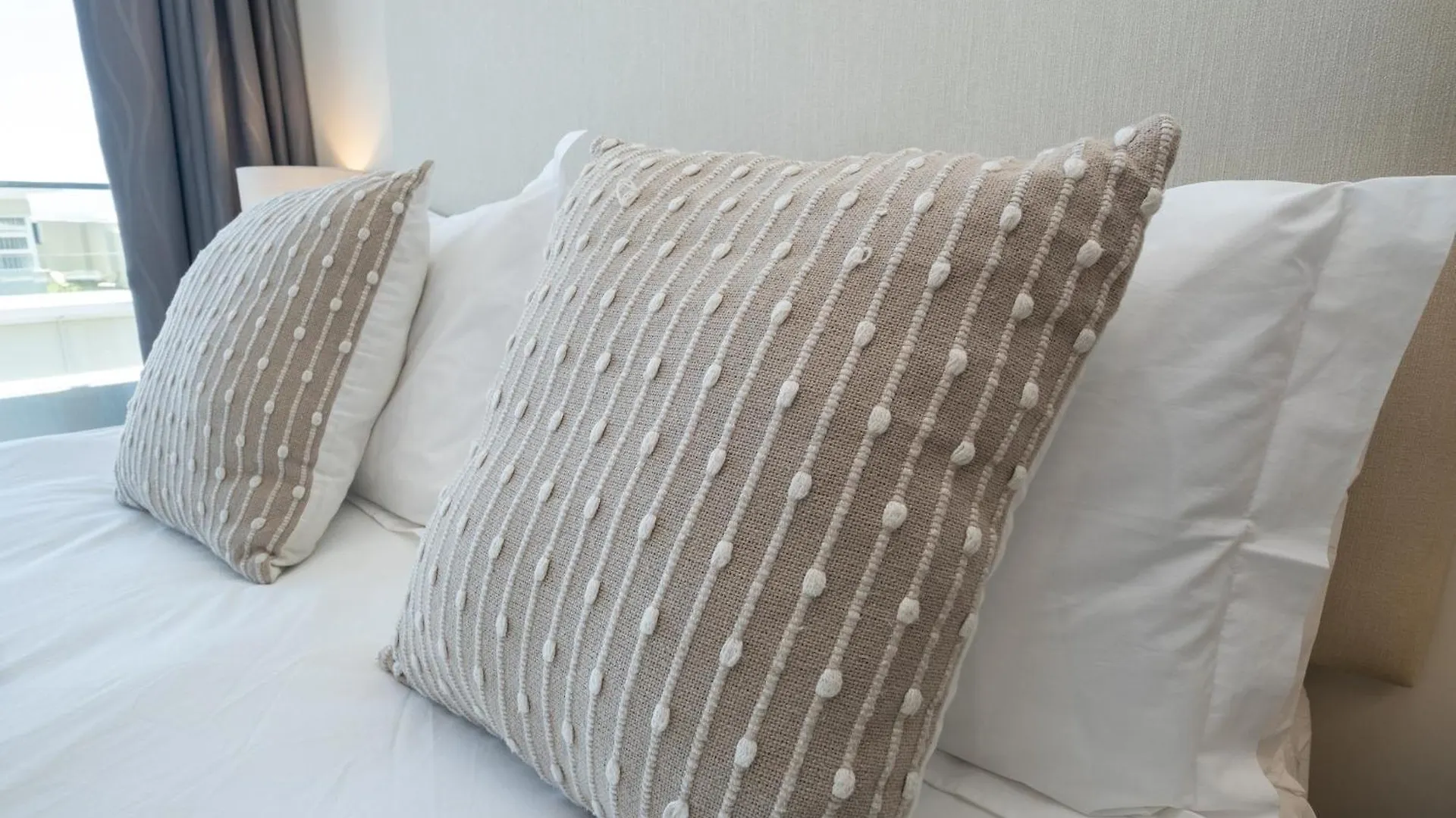 Stylish 1-Full Bedroom Apartment With A Separate Living Room, Workspace And Kitchen Close To The Beach And V&A In Cape Town South Africa